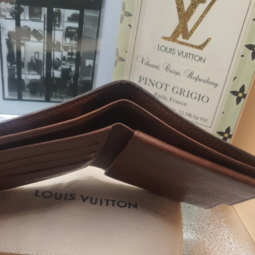 🤎Louis Vuitton Brown Men's Monogram Wallet -EUC - Picture 5 of 14